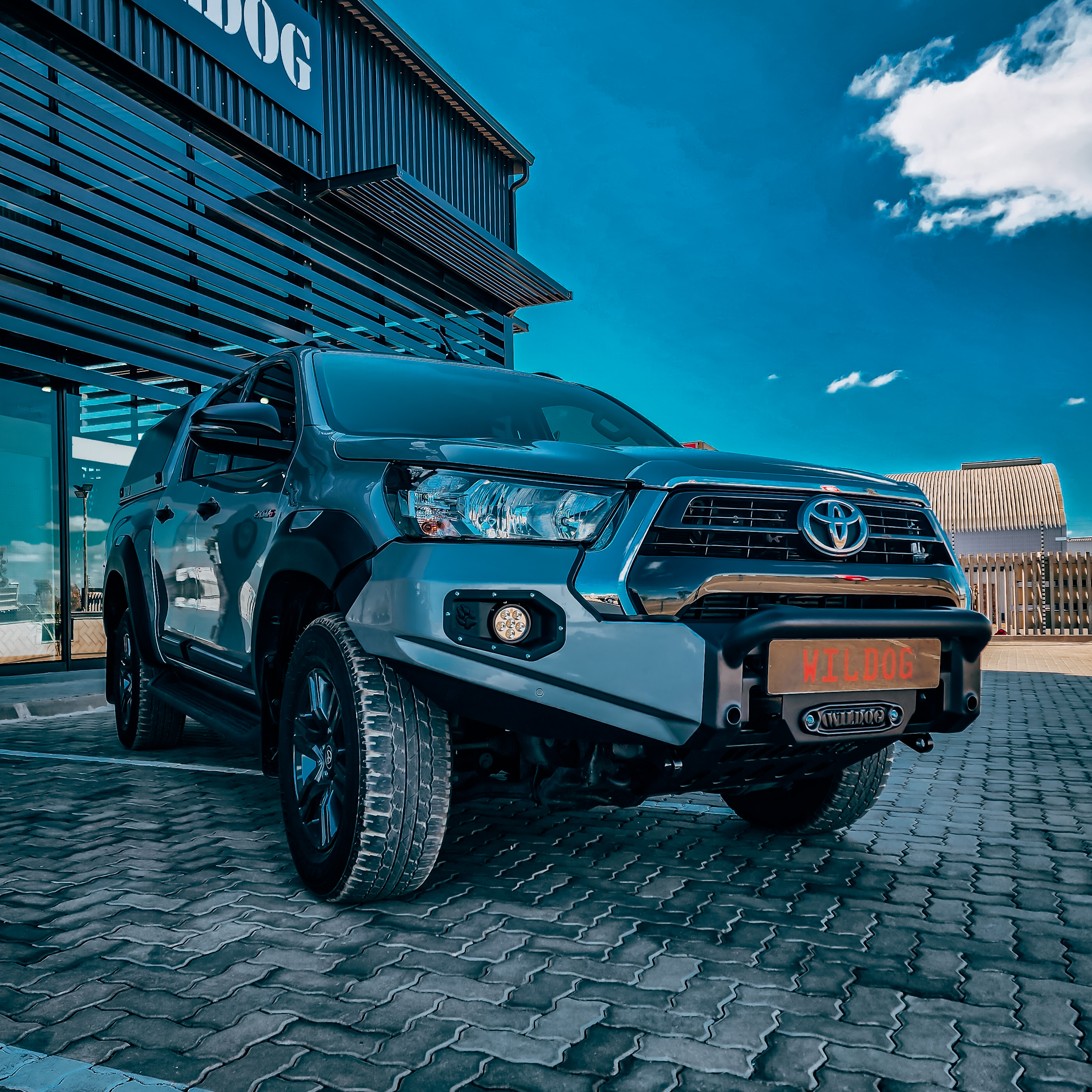 front-bumper-hilux-legend-2021-color-matched-with-nudge